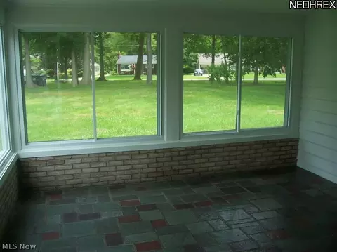 4017 Dover Rd, Youngstown, OH 44511 photo 4