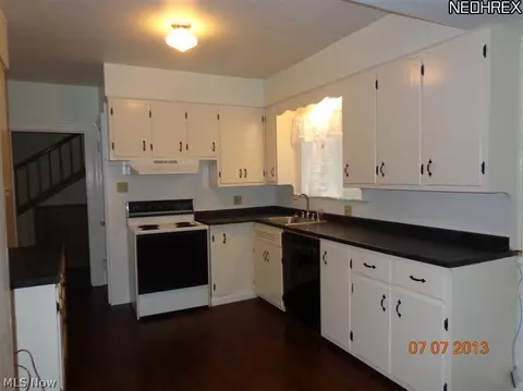 248 6th St, Elyria, OH 44035 photo 10