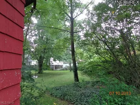 248 6th St, Elyria, OH 44035 photo 2