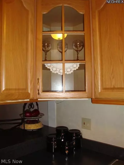 68 Valley Forge Ln, Elyria, OH 44035 photo 6