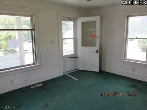 301 Scott Ave, Niles, OH 44446 photo 3