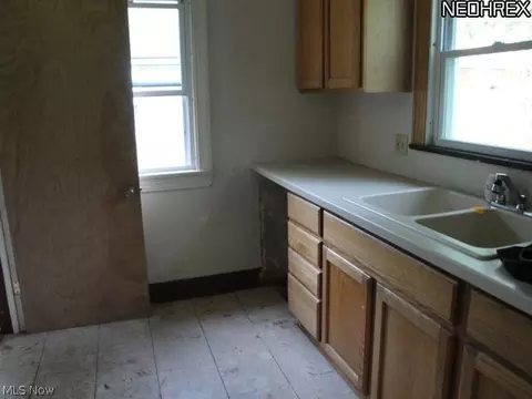 3607 Risher Rd, Youngstown, OH 44511 photo 4