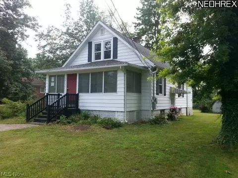 5017 Dunsmore Ave, Ashtabula, OH 44004 photo 2