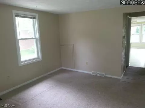 5017 Dunsmore Ave, Ashtabula, OH 44004 photo 13