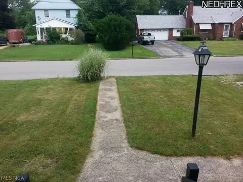 5017 Dunsmore Ave, Ashtabula, OH 44004 photo 4