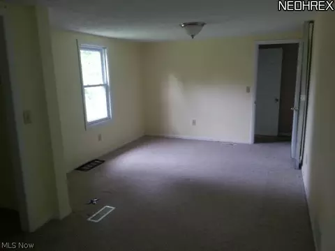 5017 Dunsmore Ave, Ashtabula, OH 44004 photo 23