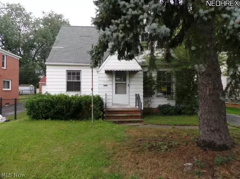 19905 Libby Rd, Maple Heights, OH 44137 photo 1