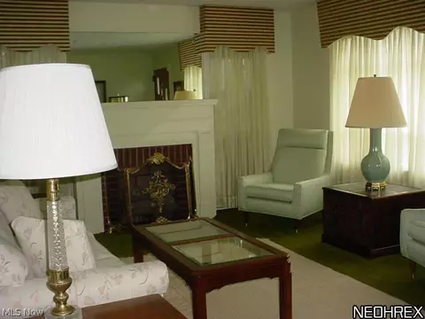 824 E Waterloo Rd, Akron, OH 44306 photo 3