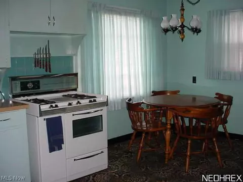 824 E Waterloo Rd, Akron, OH 44306 photo 7