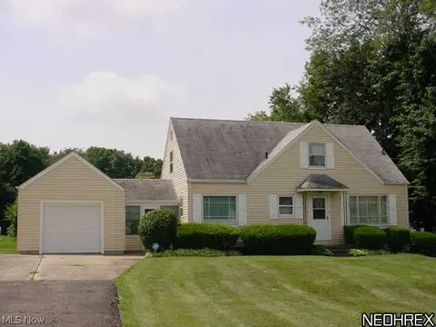 824 E Waterloo Rd, Akron, OH 44306 photo 1