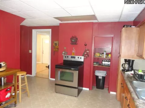 110 Union Ave, Dover, OH 44622 photo 4