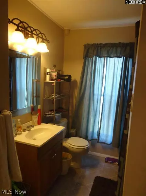 110 Union Ave, Dover, OH 44622 photo 3
