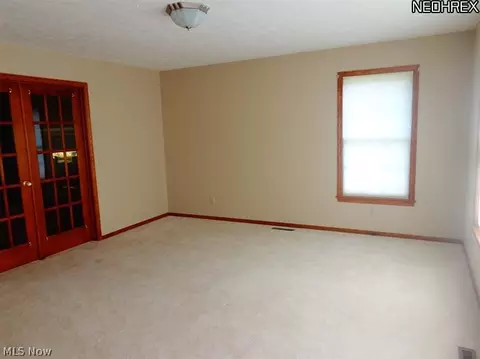 115 Poolside Ln, Dover, OH 44622 photo 3