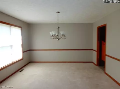 115 Poolside Ln, Dover, OH 44622 photo 8