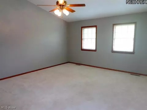 115 Poolside Ln, Dover, OH 44622 photo 9