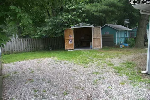 1293 Beech St, Willoughby, OH 44094 photo 5