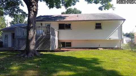 516 Seneca Dr, Dover, OH 44622 photo 4