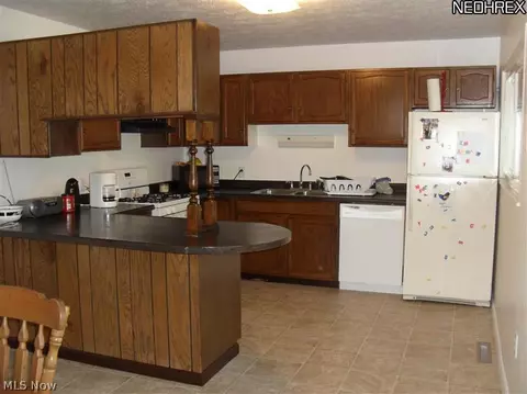 516 Seneca Dr, Dover, OH 44622 photo 9