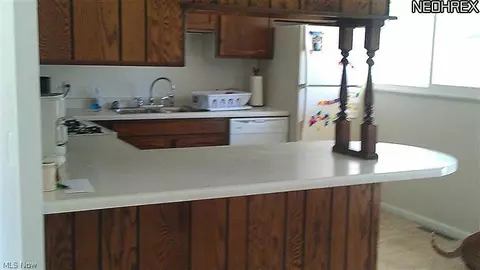 516 Seneca Dr, Dover, OH 44622 photo 6