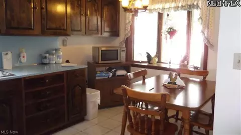 27182 Lakeside Dr, Beloit, OH 44609 photo 5