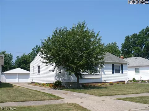 390 Divot Dr, Willowick, OH 44095 photo 15