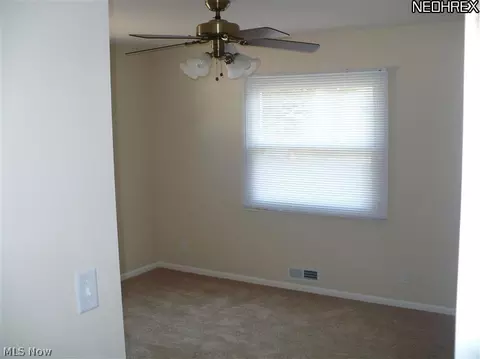 390 Divot Dr, Willowick, OH 44095 photo 21