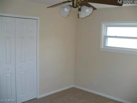 390 Divot Dr, Willowick, OH 44095 photo 12