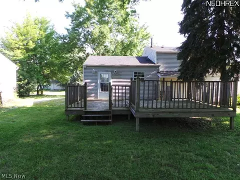 9830 Blanton Dr, Windham, OH 44288 photo 2
