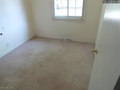 9830 Blanton Dr, Windham, OH 44288 photo 7