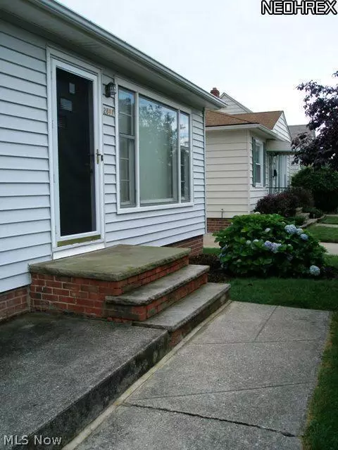 2811 Stanfield Dr, Parma, OH 44134 photo 3