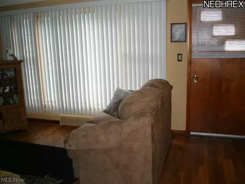 2811 Stanfield Dr, Parma, OH 44134 photo 6