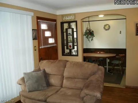 2811 Stanfield Dr, Parma, OH 44134 photo 7