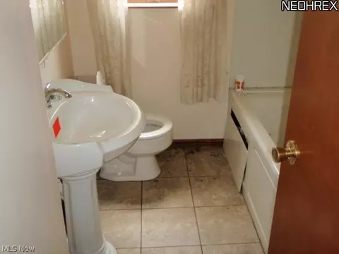 506 Elm St, Struthers, OH 44471 photo 8