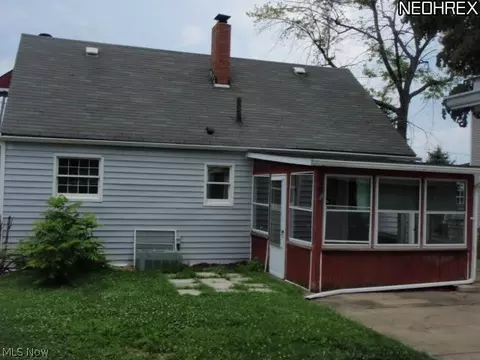 506 Elm St, Struthers, OH 44471 photo 5