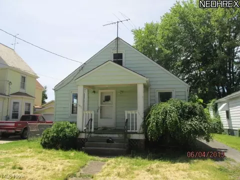 151 Clinton Ave, Elyria, OH 44035 photo 1