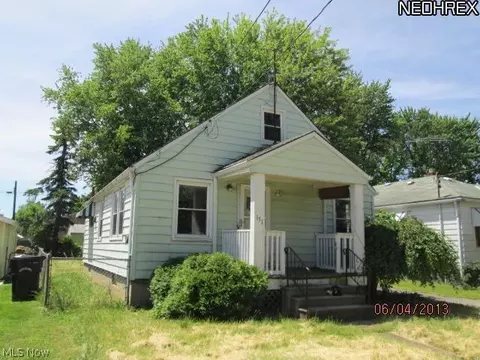 151 Clinton Ave, Elyria, OH 44035 photo 3