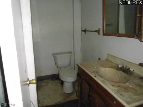 2310 Wright Rd, Akron, OH 44320 photo 12