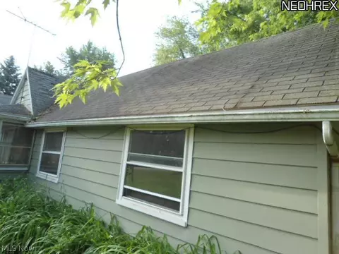 2310 Wright Rd, Akron, OH 44320 photo 2