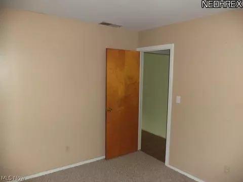 866 Oak St, Elyria, OH 44035 photo 7