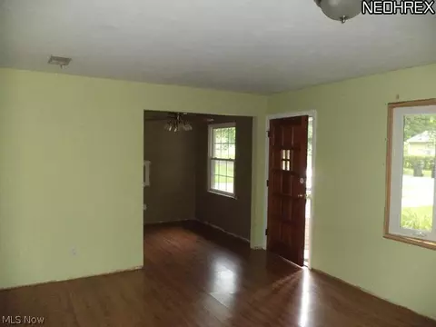 866 Oak St, Elyria, OH 44035 photo 5