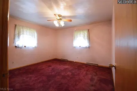 608 W Harvey St, Struthers, OH 44471 photo 8