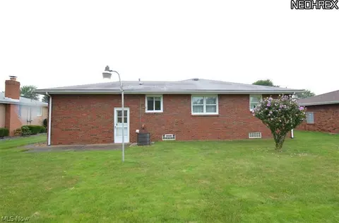 608 W Harvey St, Struthers, OH 44471 photo 16