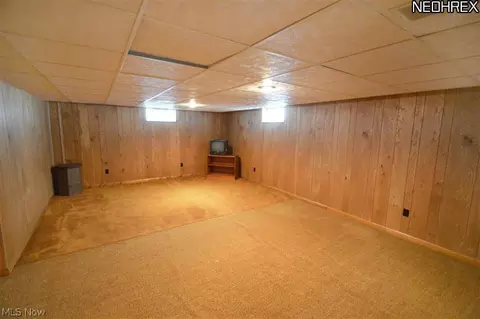 608 W Harvey St, Struthers, OH 44471 photo 10