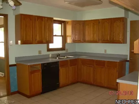 294 E 238th St, Euclid, OH 44123 photo 2