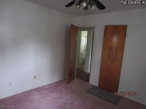 479 Walnut Dr, Berea, OH 44017 photo 4