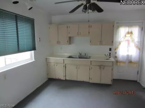 479 Walnut Dr, Berea, OH 44017 photo 9