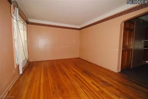 14315 Kennerdown Ave, Maple Heights, OH 44137 photo 2