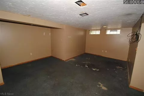 14315 Kennerdown Ave, Maple Heights, OH 44137 photo 9