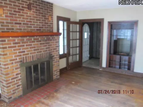 215 E 45th St, Lorain, OH 44052 photo 3