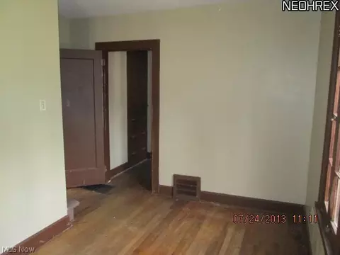 215 E 45th St, Lorain, OH 44052 photo 5